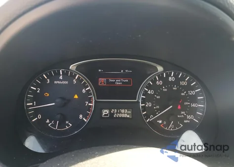 2015 Nissan Altima 2.5 z USA, uszkodzony, nr VIN 1N4AL3AP5FN305262